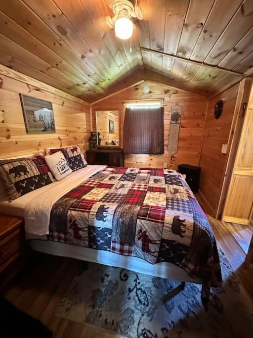 Cozy Cabin Walking Distance To Parkway! Pigeon Forge Exterior foto